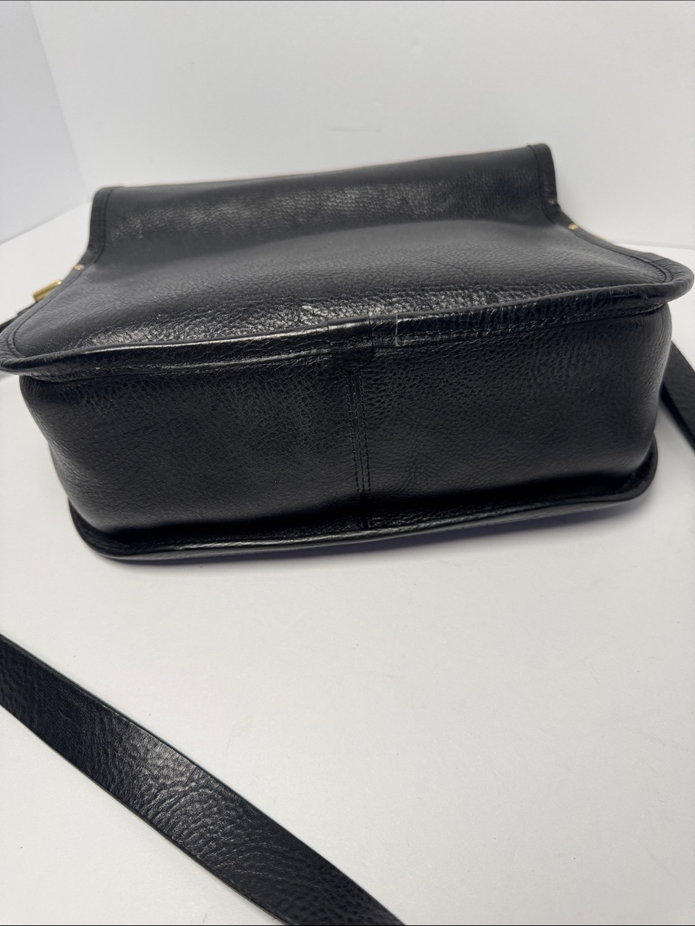 AGNES B. Minimal Black Pebble Leather Crossbody Saddle Satchel Bag  Roomy - Picture 7 of 16